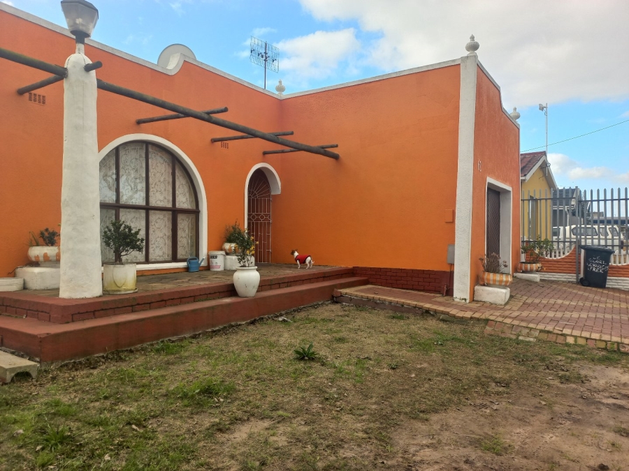 3 Bedroom Property for Sale in Charlesville Western Cape